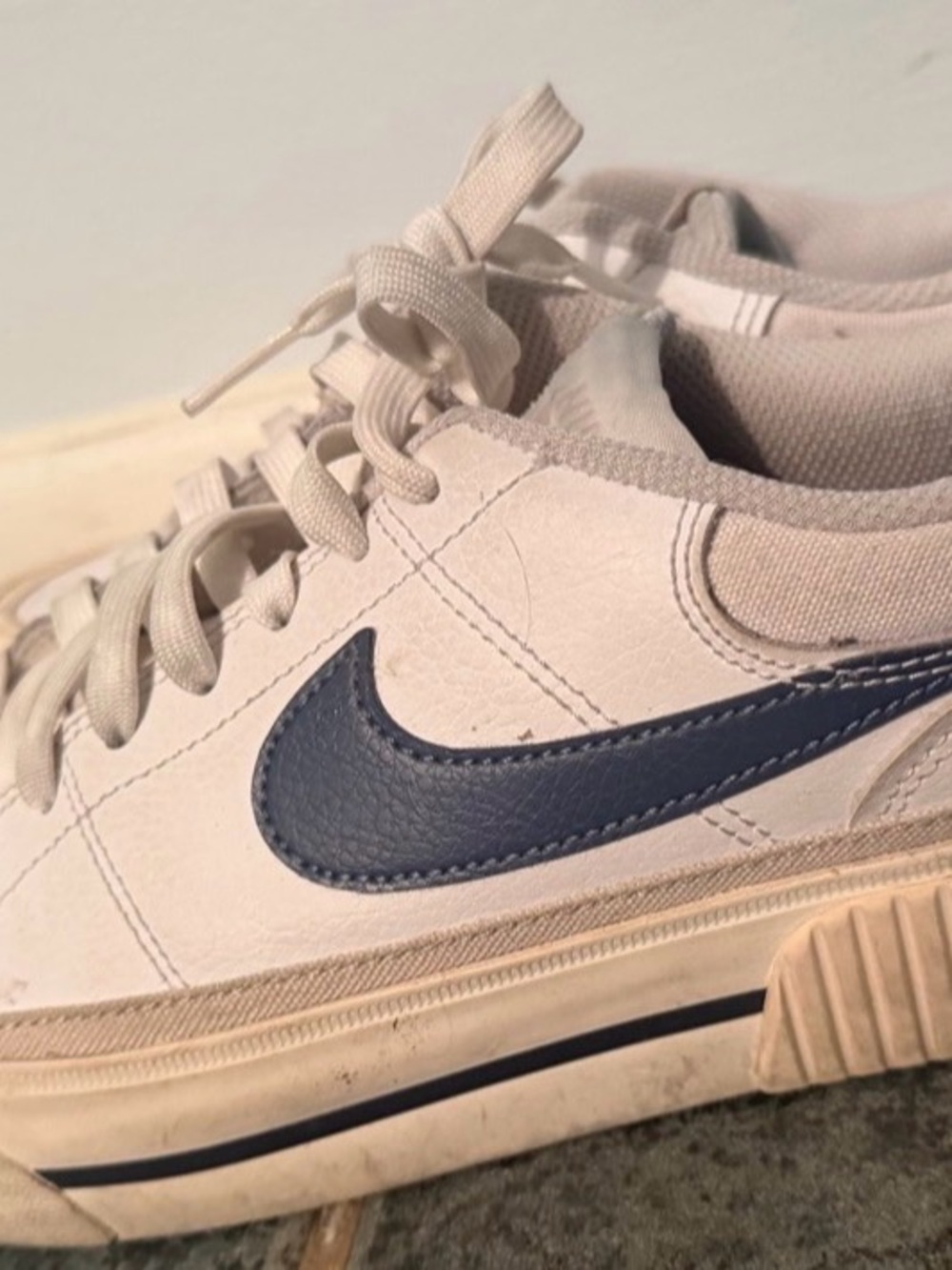 Nike Cream Sneakers with Navy Swooshosh